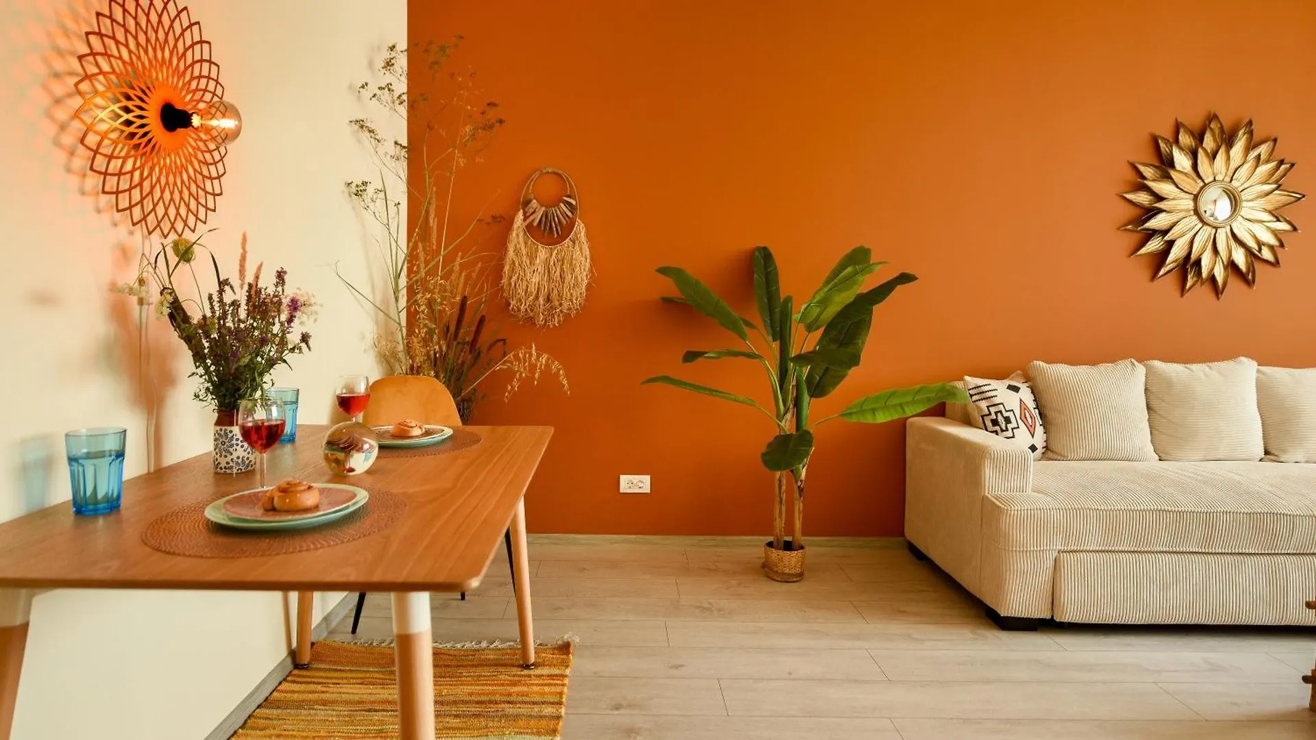 Flamingo Rainbow Apartment Bucharest Romania