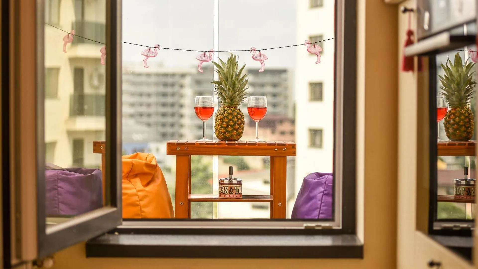 Flamingo Rainbow Apartment Bucharest