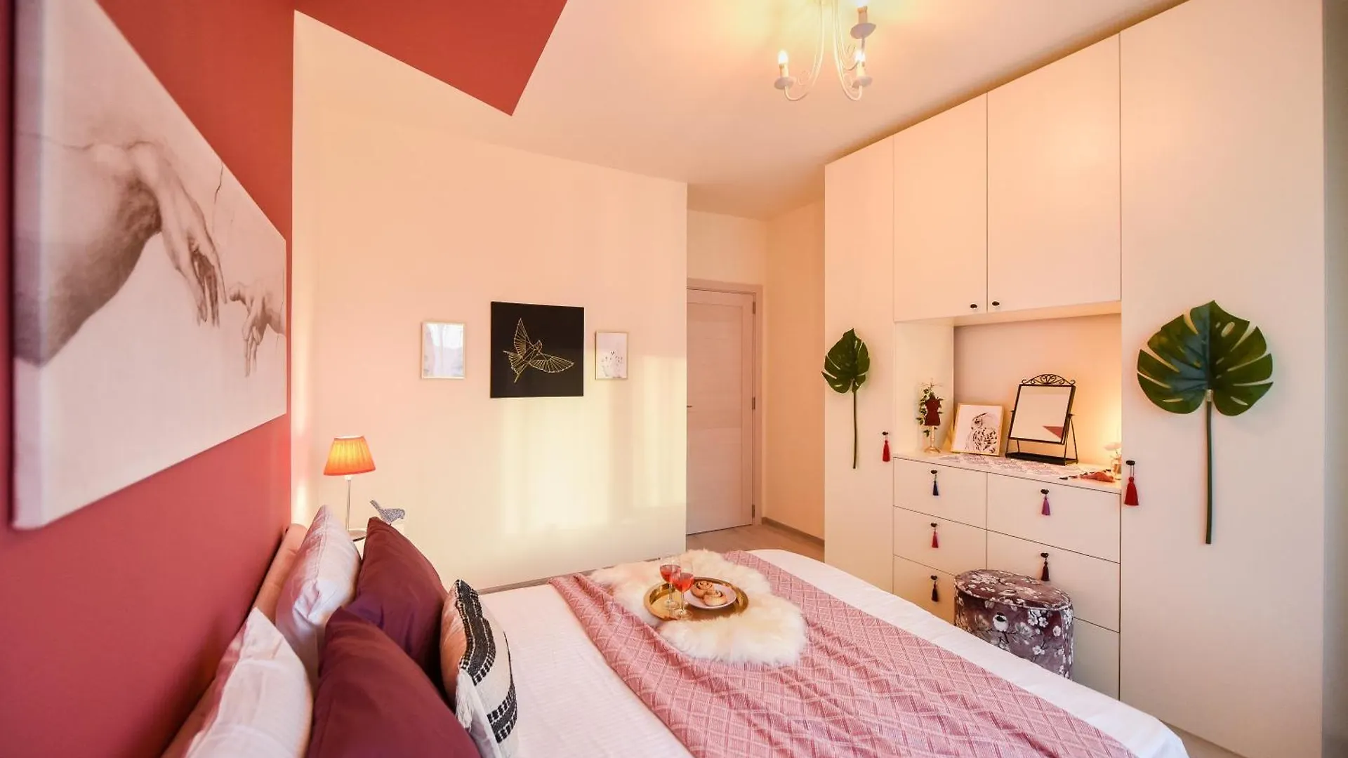 Flamingo Rainbow Apartment Bucharest